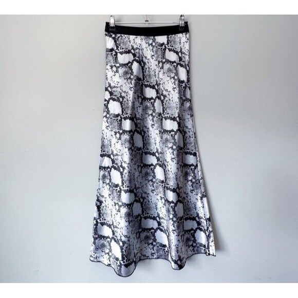 Victoria's Secret PINK Satin Skirt Snake Skin Color Size M - Picture 7 of 10